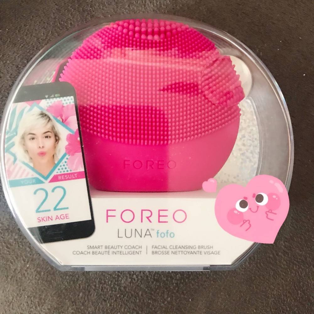 FOREO Luna Fofo face cleaning device. BNIB